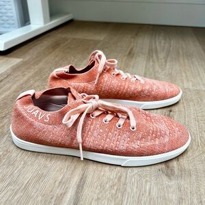 Suavs Zilker in Peach. Women 9.5. Brand NEW in box!